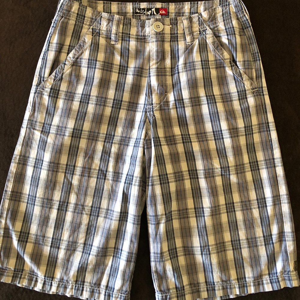 Men’s waist size 26 Quiksilver Shorts